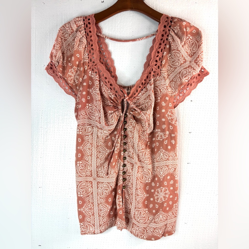 Willow-root M Babydoll or Peasant Crocheted Lace Trimmed Button Front Top Mauve